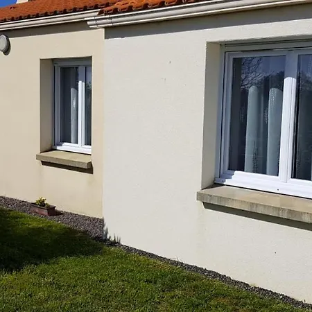 Une Maison De Plain-pied à L’orée De L’océan Landevieille